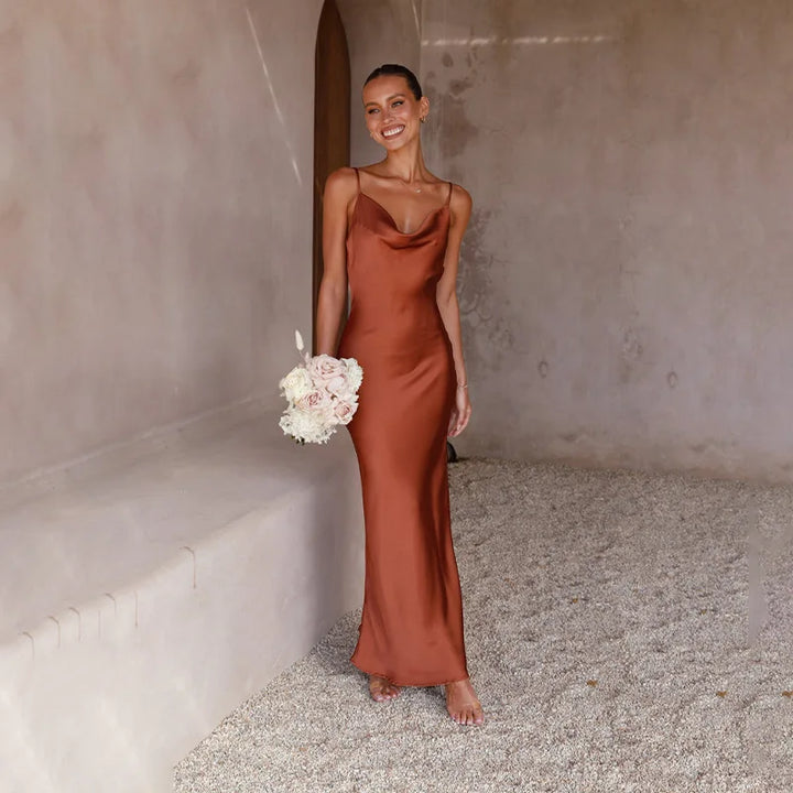 Mia Chic Abito Satinato Schiena Scoperta per Donna